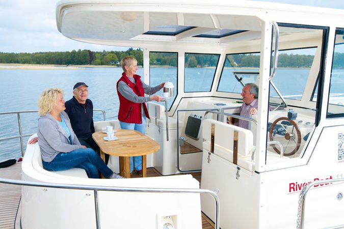 River Boat 1122 | Supreme