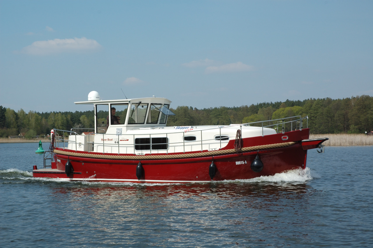 River Boat 1122 | Supreme