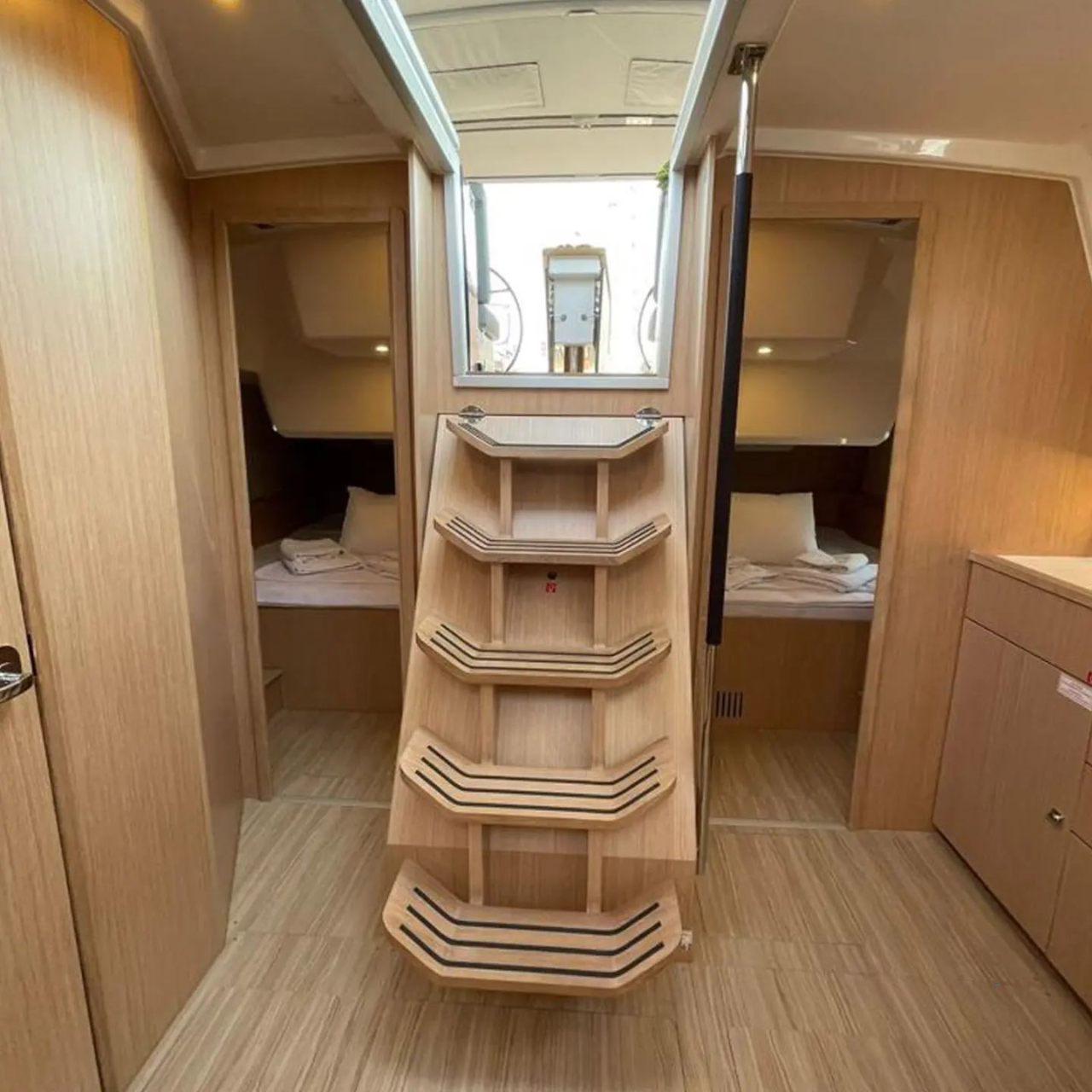 Bavaria C42 | Donuha