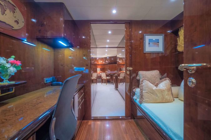 Moonen 34 | Xanadu of London