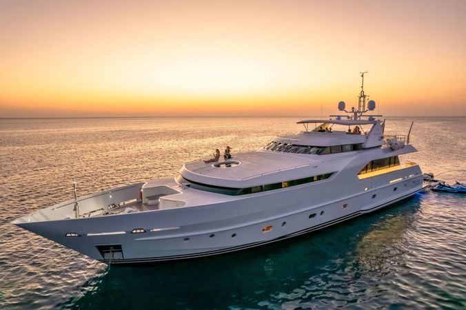 Moonen 34 | Xanadu of London