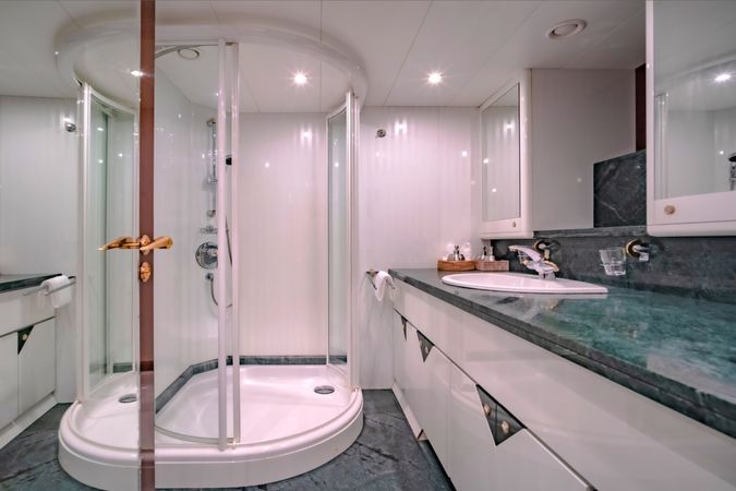 Moonen 34 | Xanadu of London