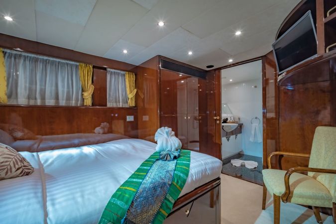 Moonen 34 | Xanadu of London