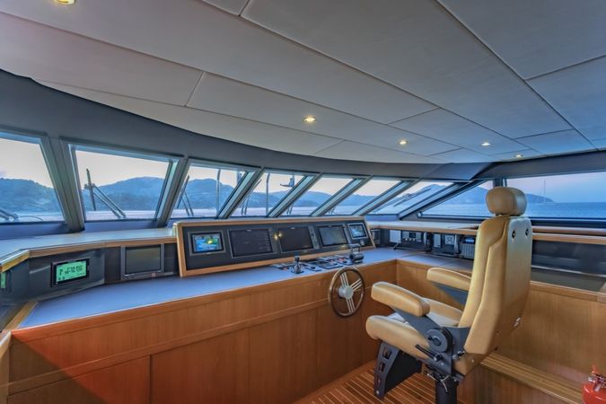 Moonen 34 | Xanadu of London