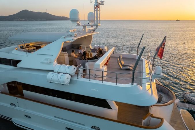 Moonen 34 | Xanadu of London