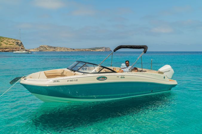 Bayliner VR6 Bowrider | Silence