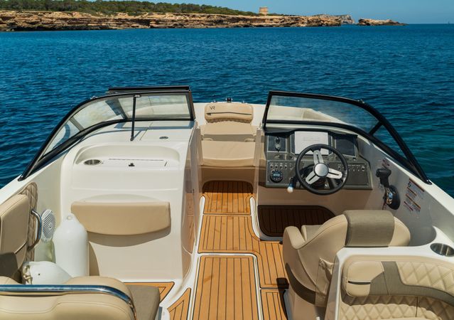 Bayliner VR6 Bowrider | Silence