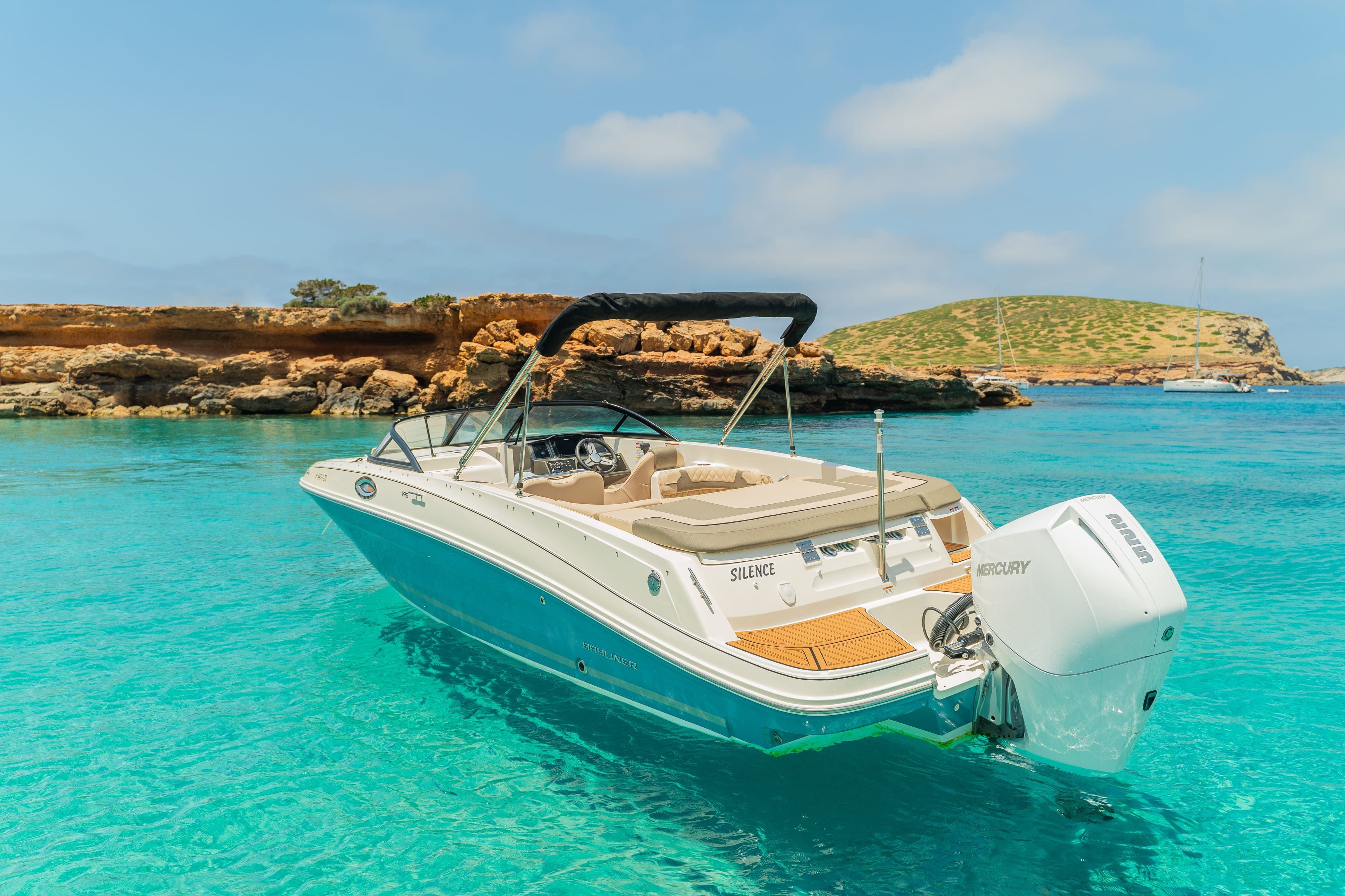 Bayliner VR6 Bowrider | Silence