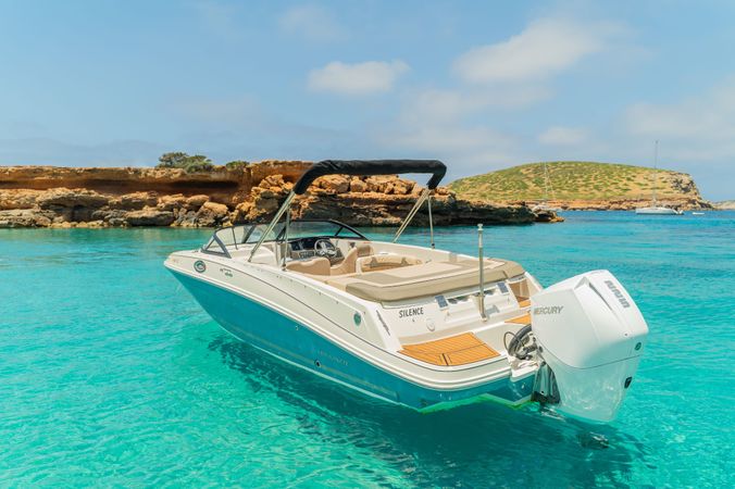 Bayliner VR6 Bowrider | Silence