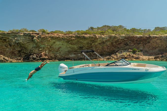 Bayliner VR6 Bowrider | Silence