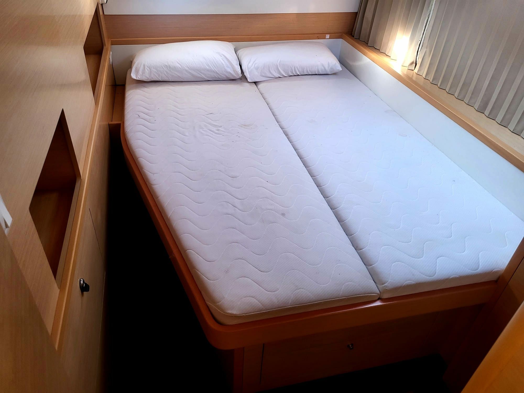 Lagoon 400 S2 | Mister Robisnon