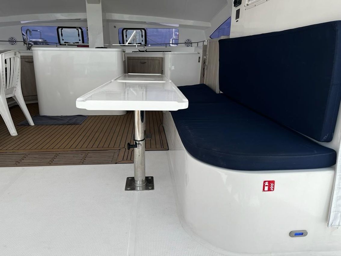 Island Spirit 410 | Kaya