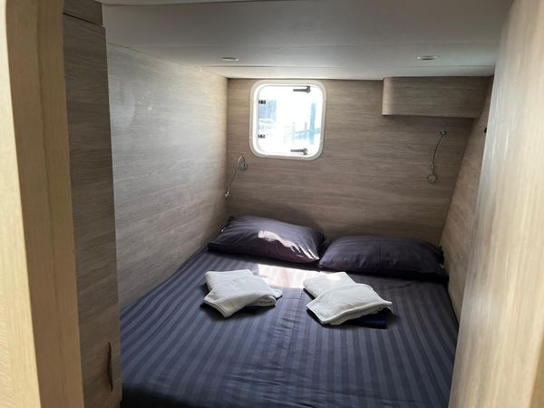 Island Spirit 410 | Kaya