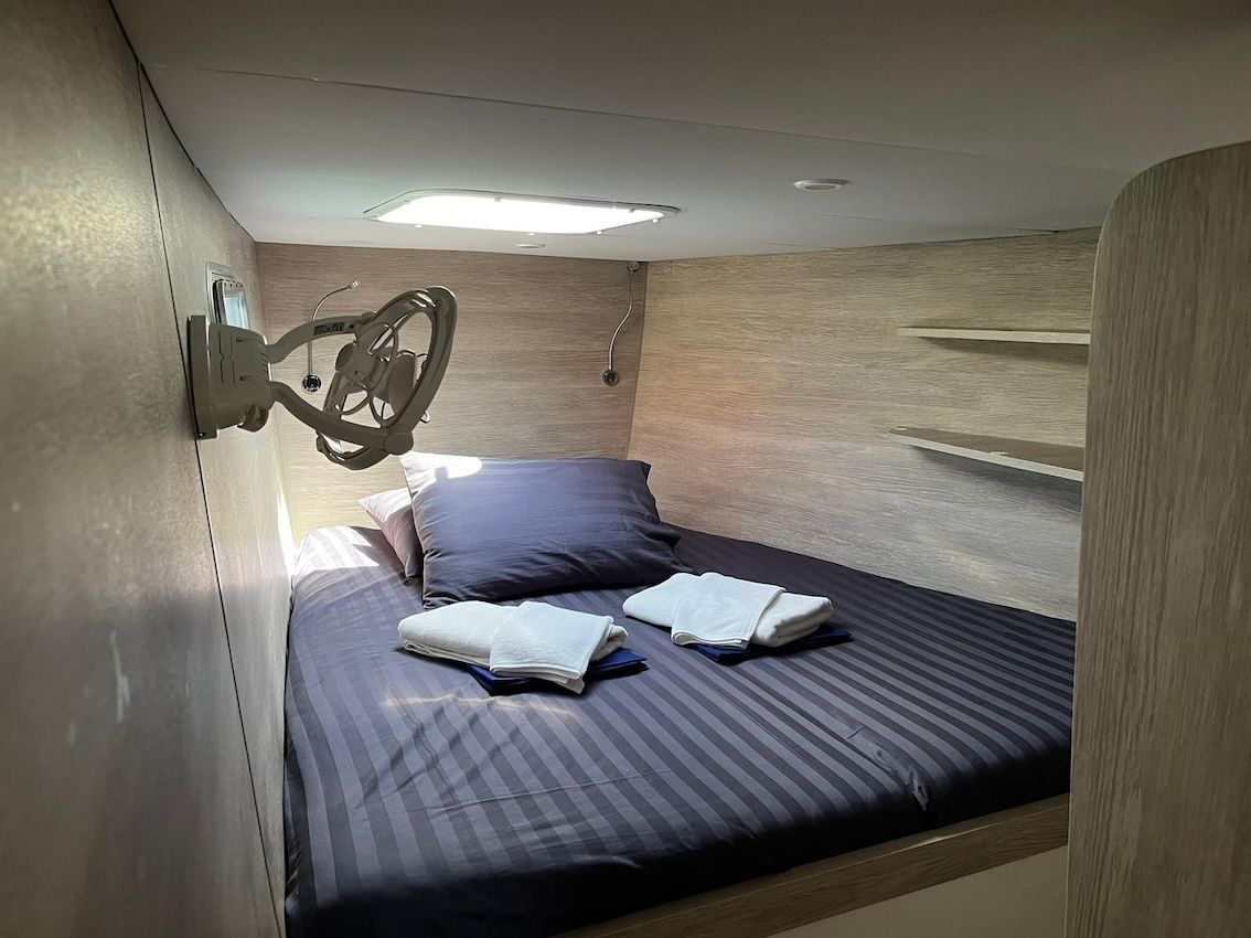 Island Spirit 410 | Kaya