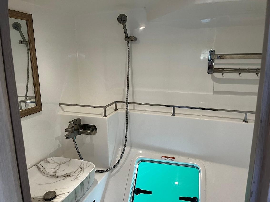 Island Spirit 410 | Kaya