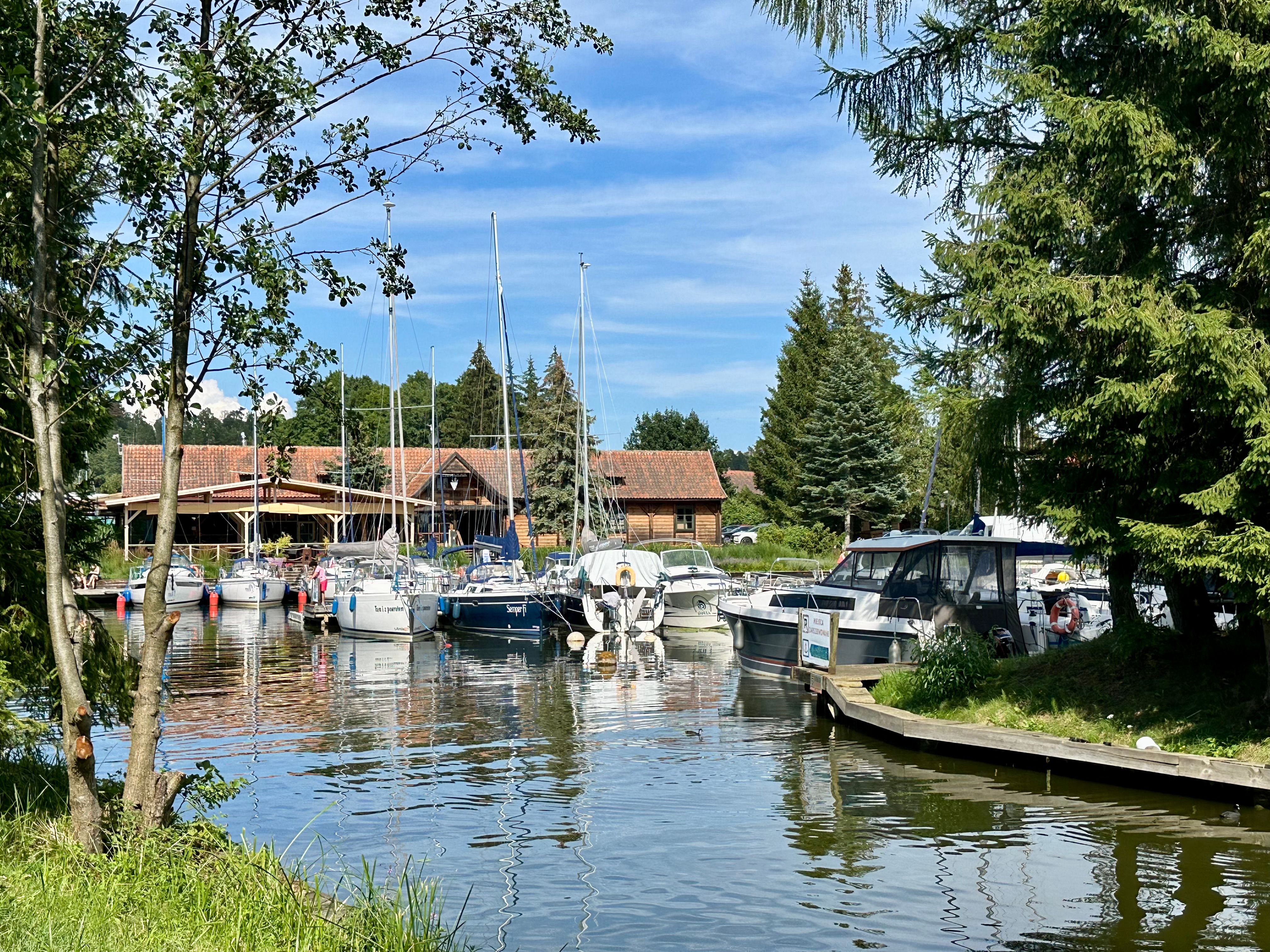 Custom Built 35 | Luna