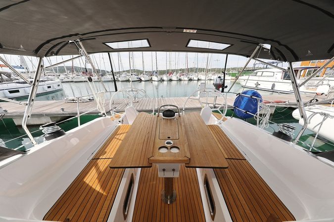Bavaria Cruiser 37 | aMore