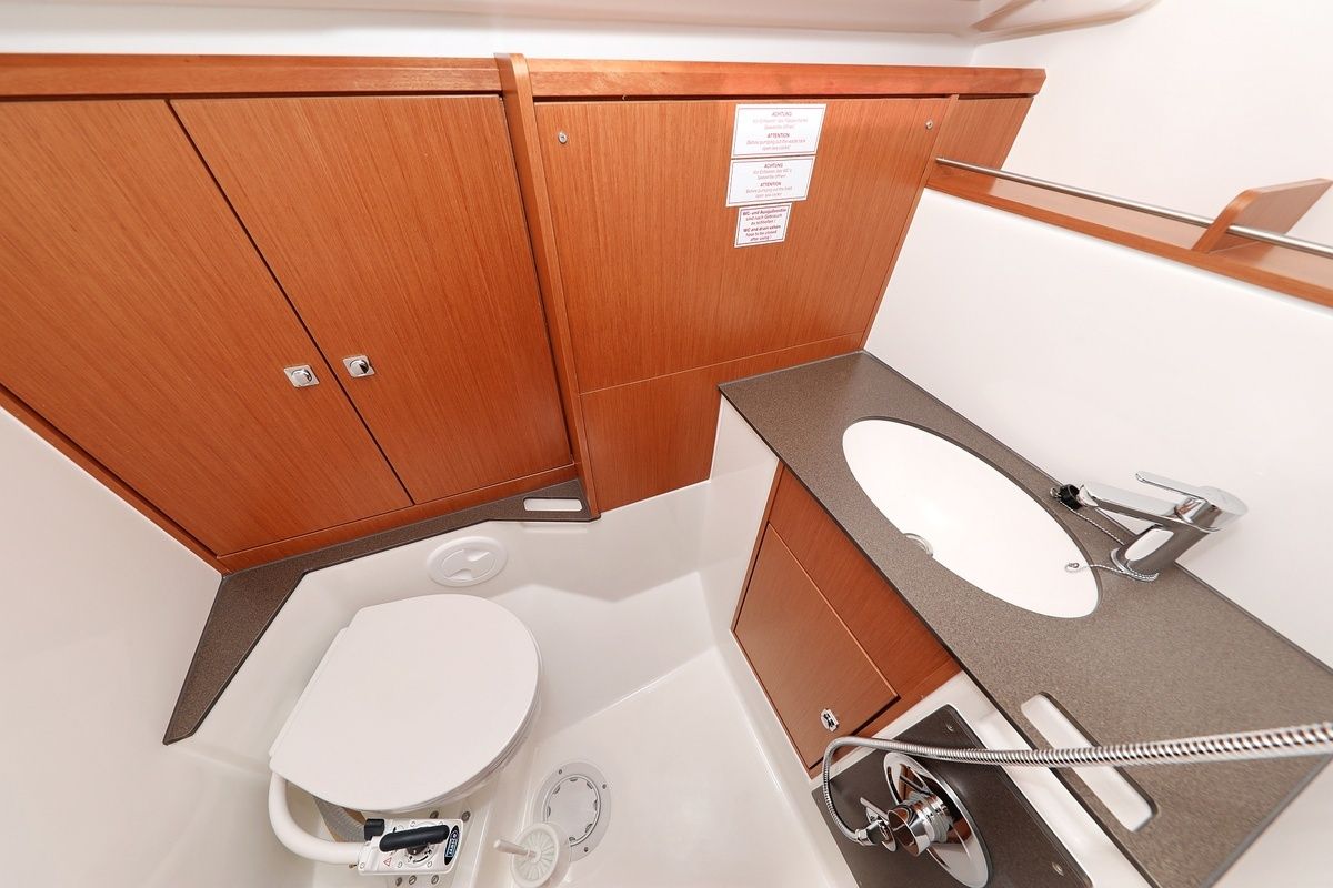 Bavaria Cruiser 37 | aMore