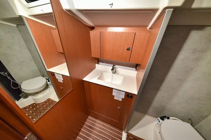 Bavaria C38 | Seka 6