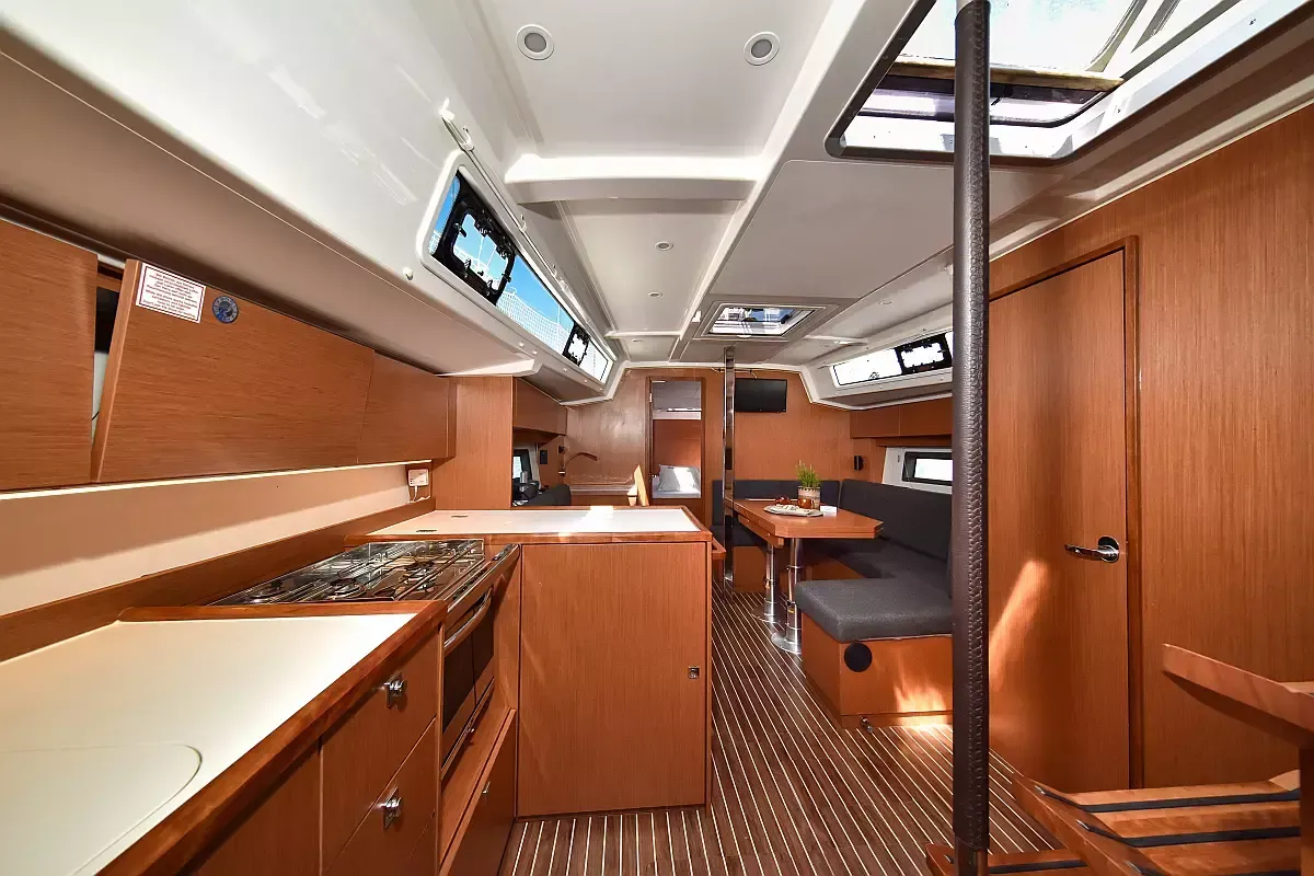 Bavaria C38 | Seka 6