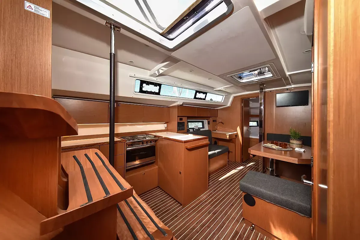 Bavaria C38 | Seka 6