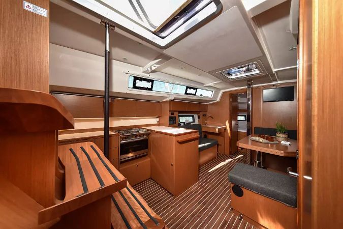 Bavaria C38 | Seka 6