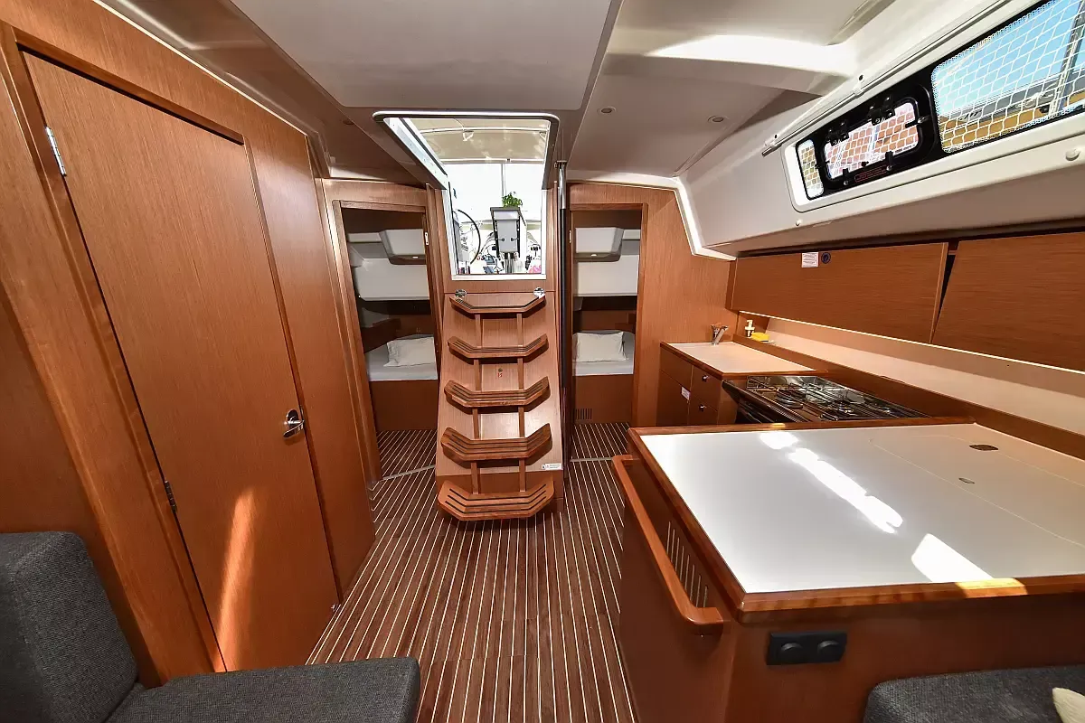 Bavaria C38 | Seka 6