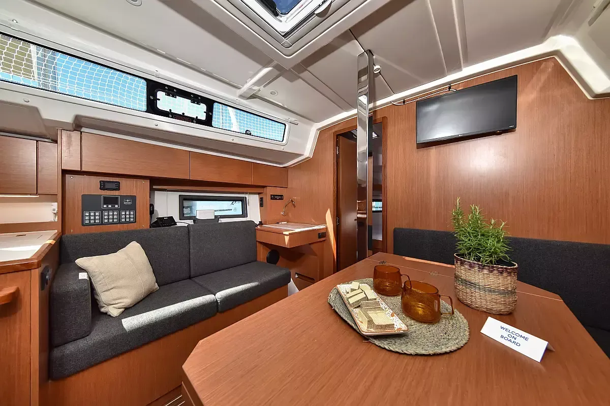 Bavaria C38 | Seka 6