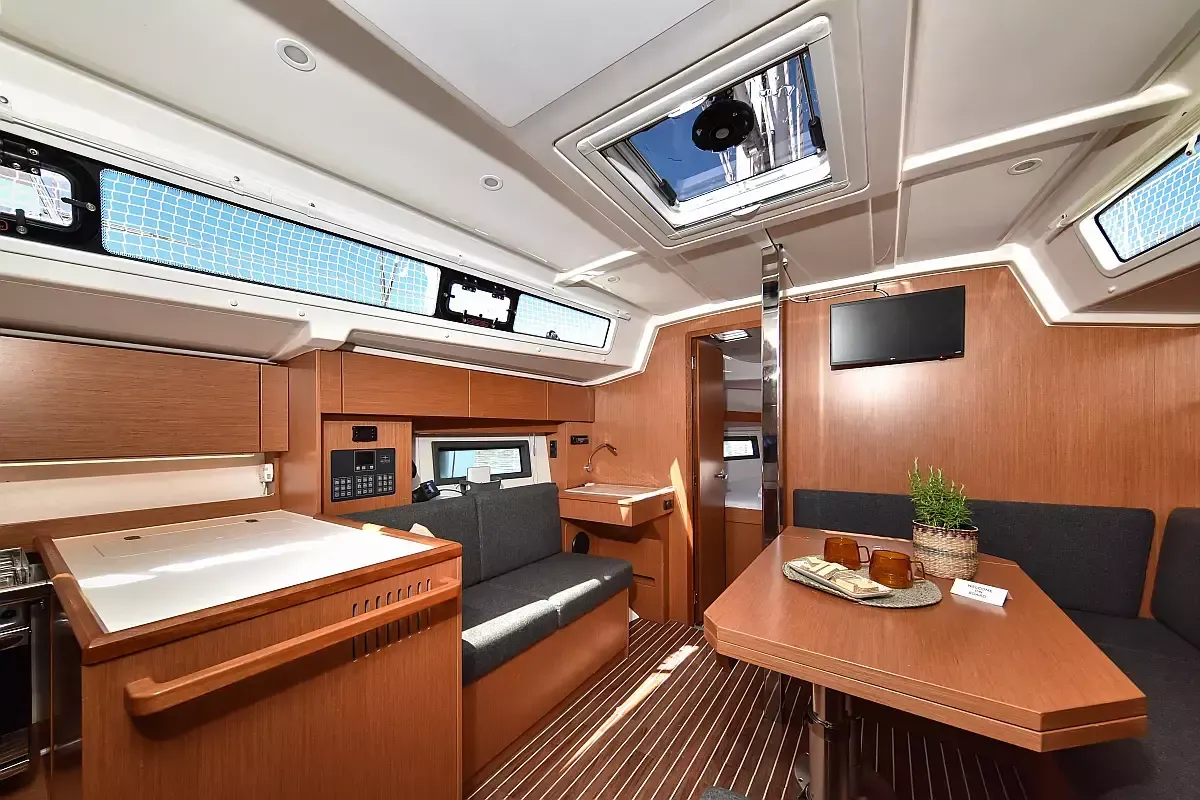 Bavaria C38 | Seka 6