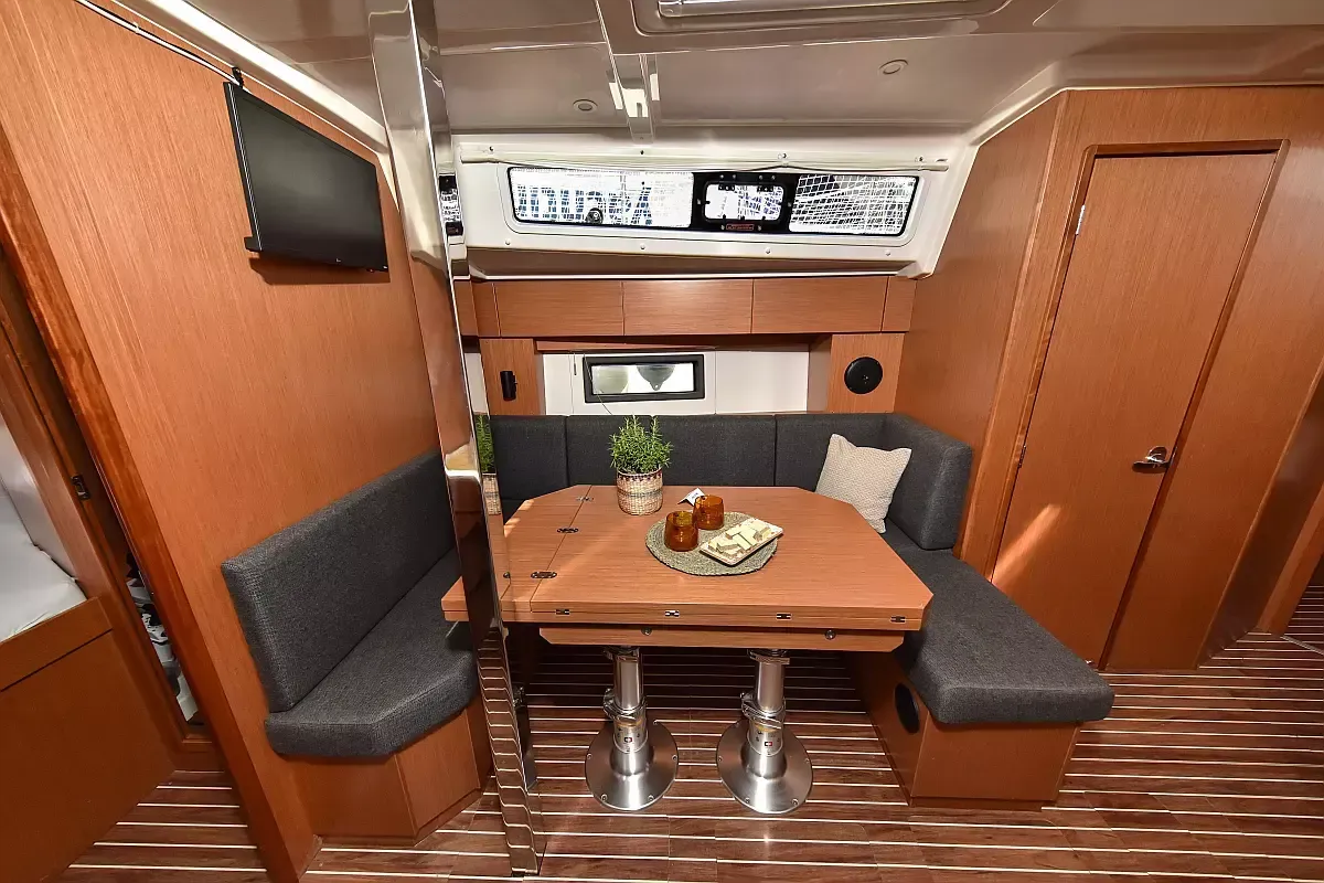 Bavaria C38 | Seka 6