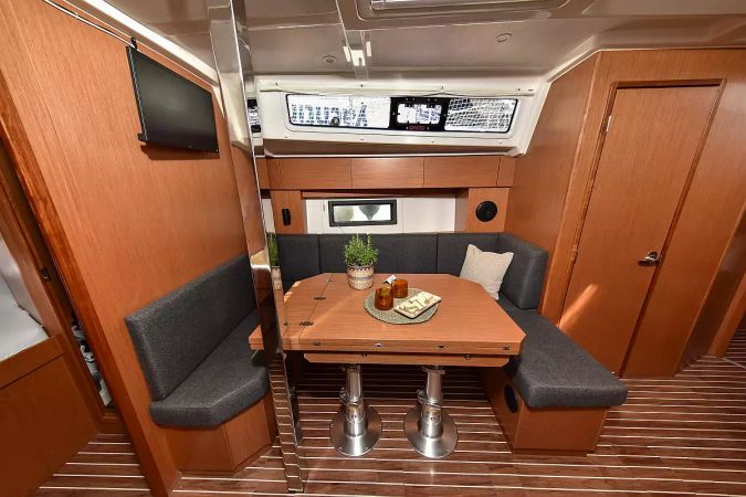 Bavaria C38 | Seka 6