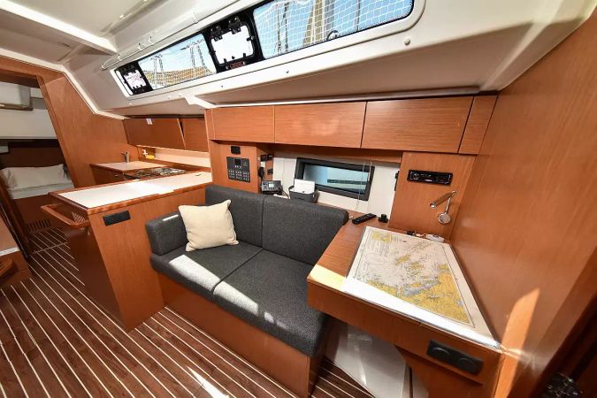 Bavaria C38 | Seka 6