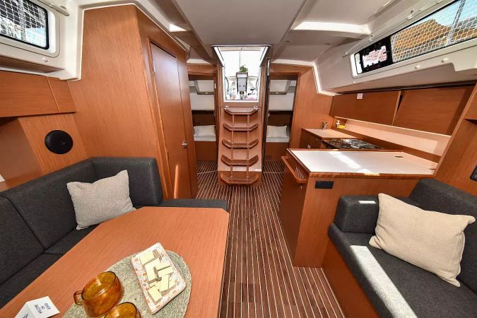 Bavaria C38 | Seka 6