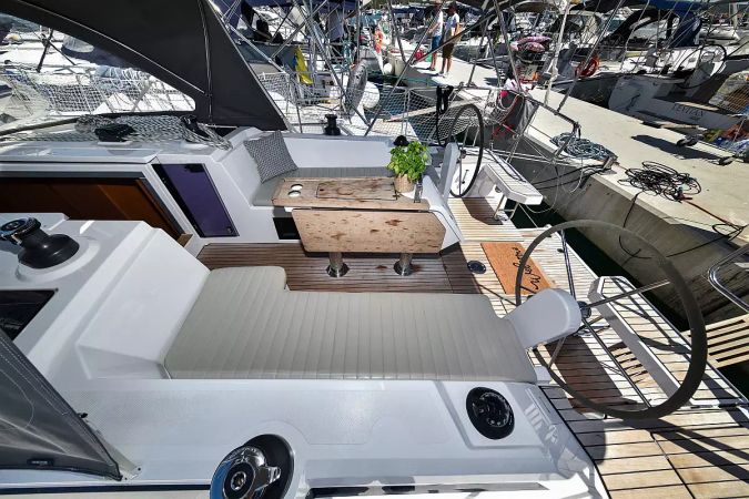 Bavaria C38 | Seka 6