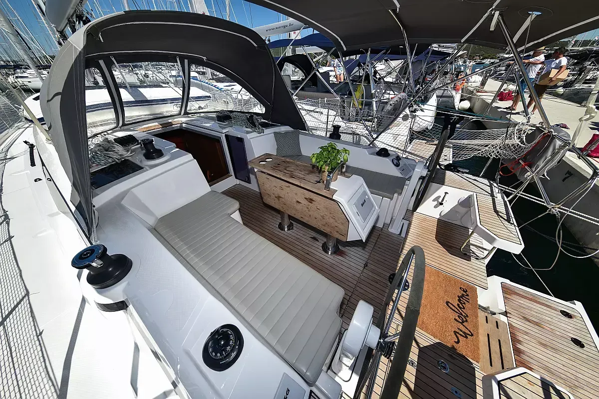 Bavaria C38 | Seka 6