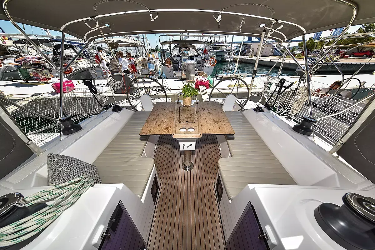 Bavaria C38 | Seka 6