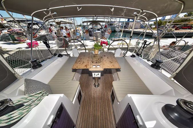 Bavaria C38 | Seka 6