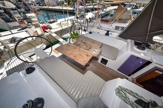 Bavaria C38 | Seka 6