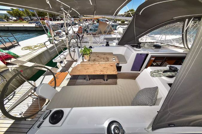 Bavaria C38 | Seka 6