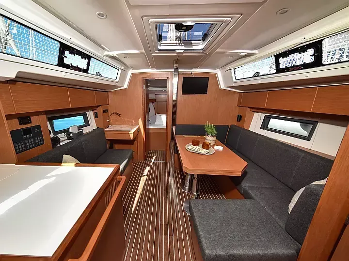 Bavaria C38 | Seka 6