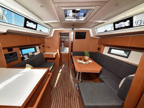 Bavaria C38 | Seka 6