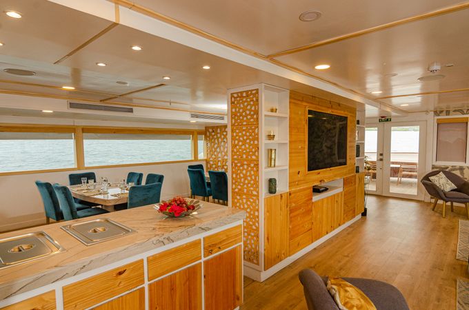 Custom Built Yacht | Domenica