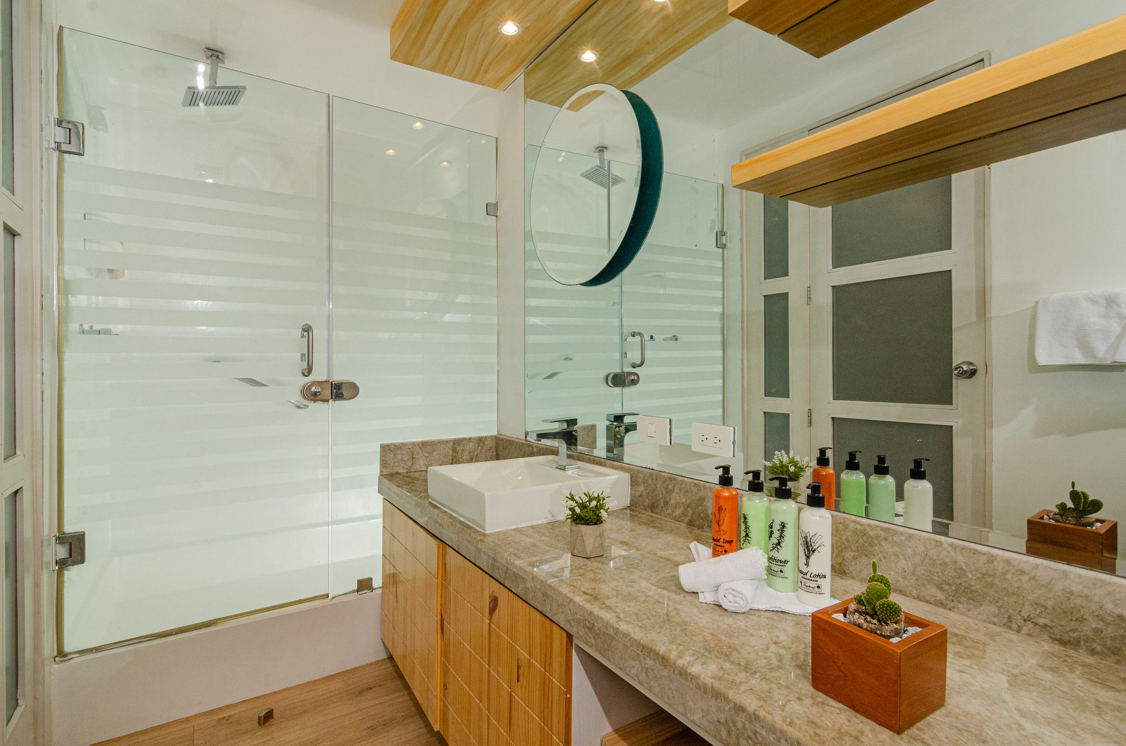 Custom Built Yacht | Domenica