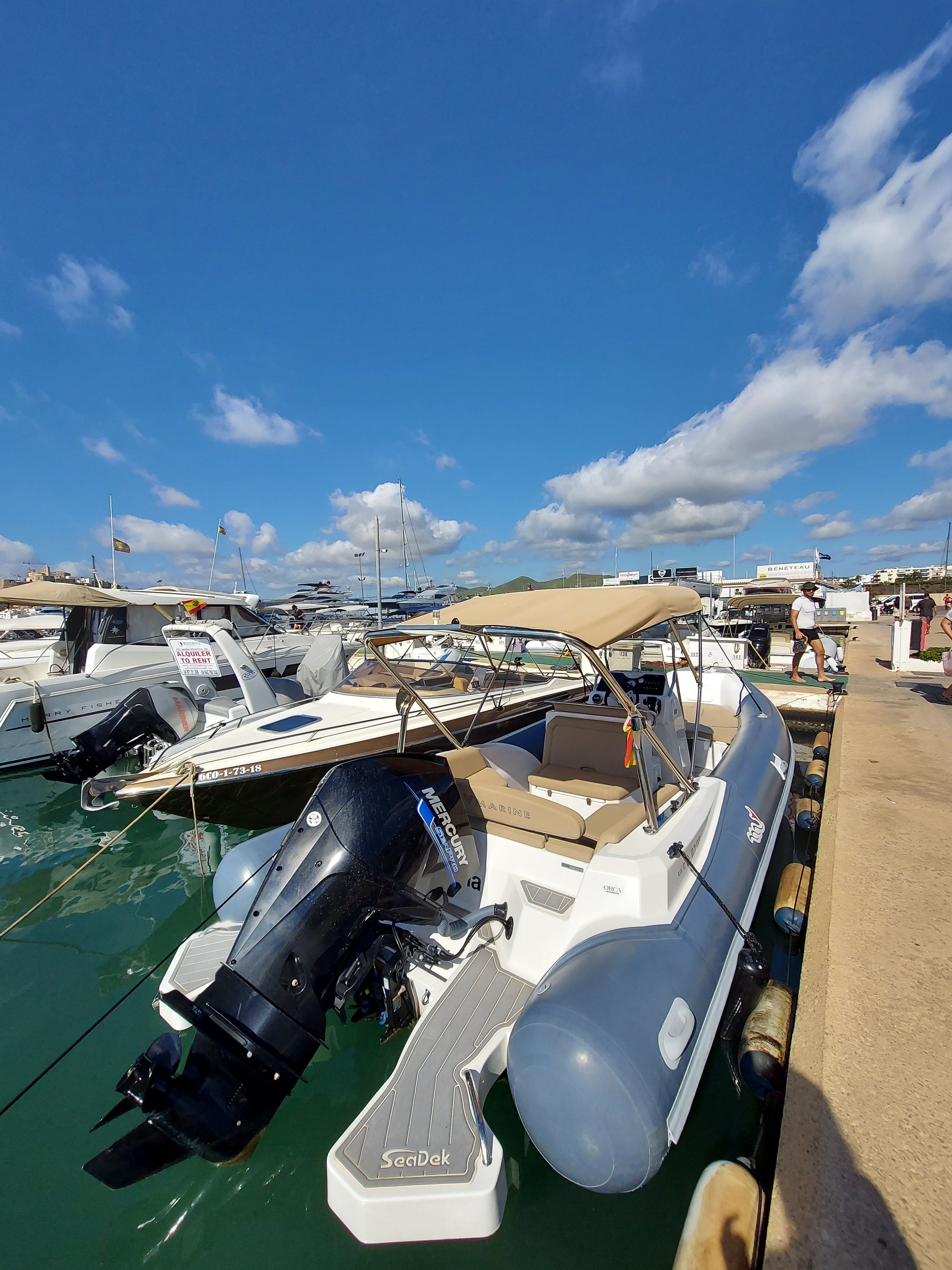 MV Marine 25 | Kona