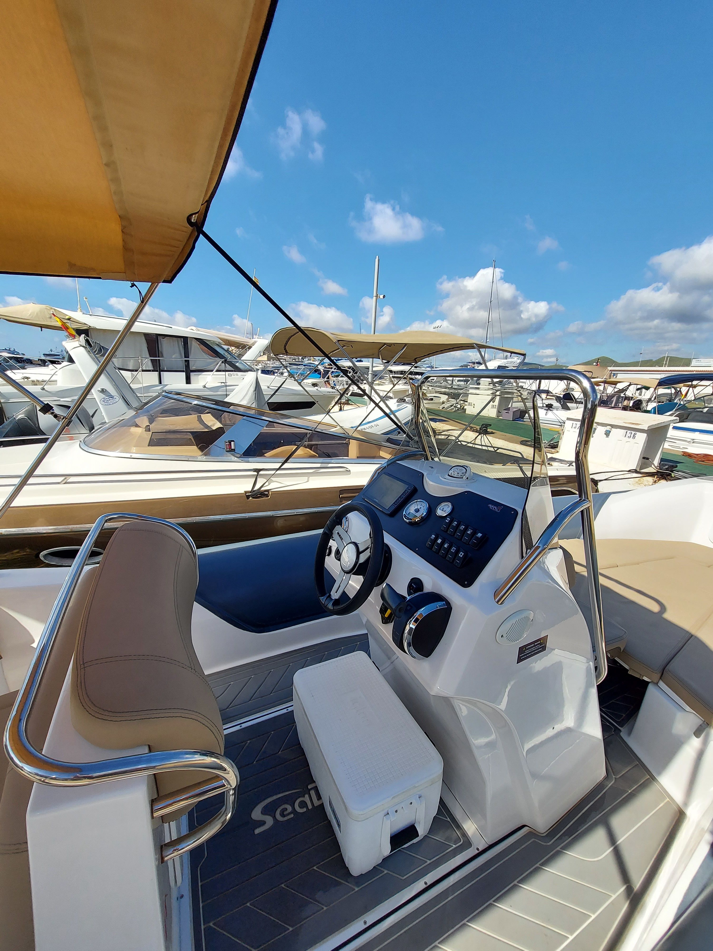 MV Marine 25 | Kona