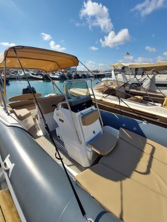 MV Marine 25 | Kona