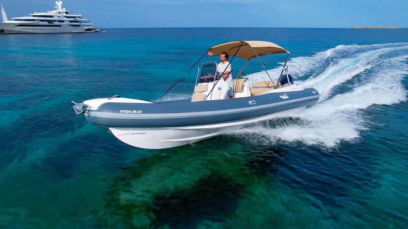 MV Marine 25 | Kona