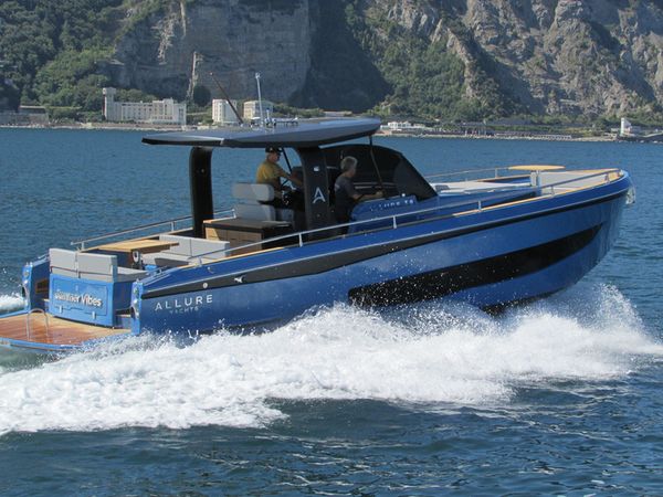 Allure 38 | Summer Vibes