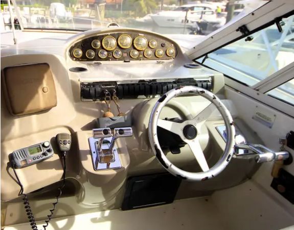 Sea Ray 425 | Champagne Girl