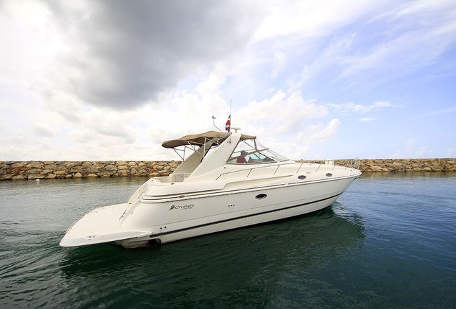 Sea Ray 425 | Champagne Girl